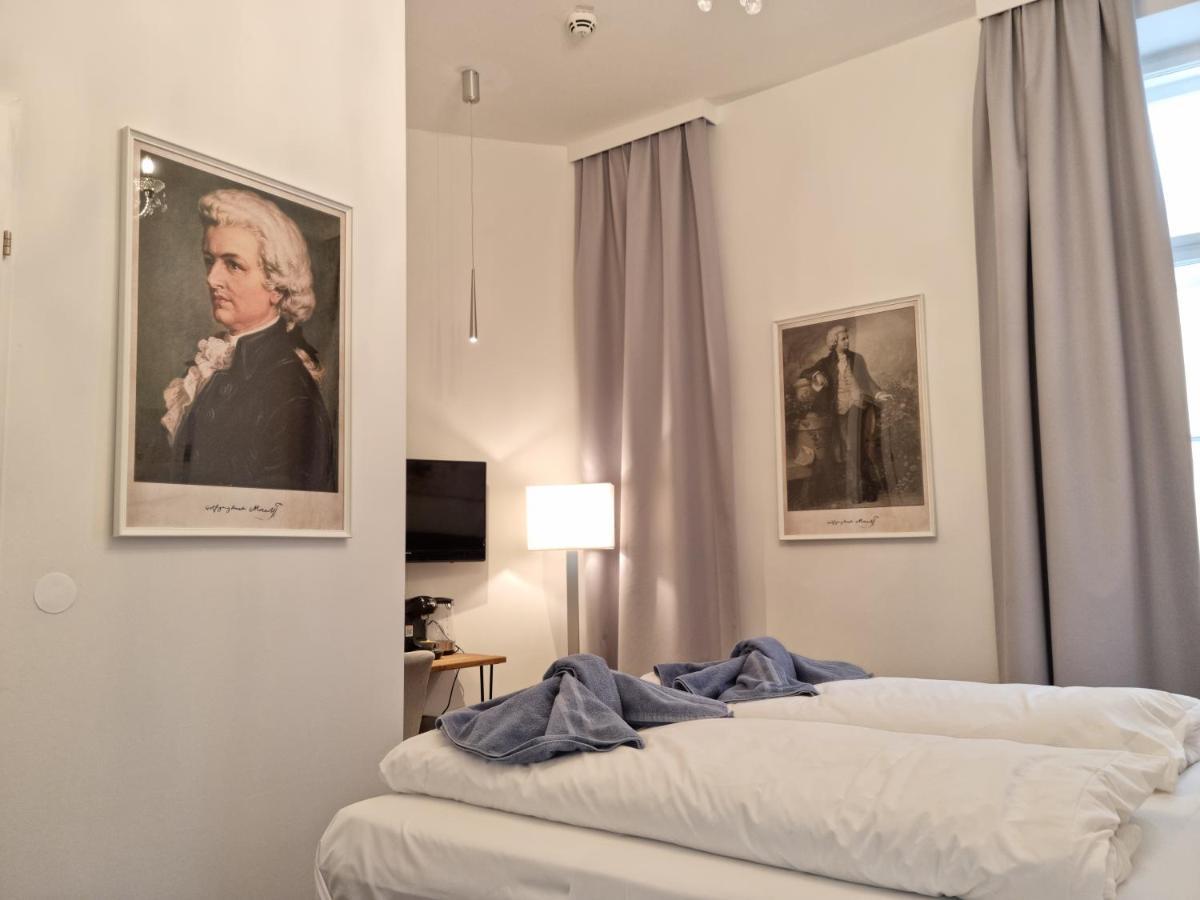 Pension Mozart - Newly Renovated فيينا الغرفة الصورة