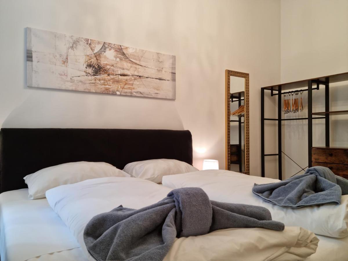 Pension Mozart - Newly Renovated فيينا الغرفة الصورة
